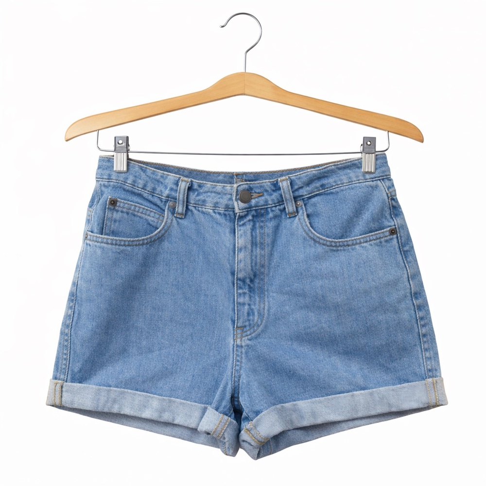 Liz Claiborne Light Blue Denim High Waisted Shorts.90’s/80’s. Great Condition.8P